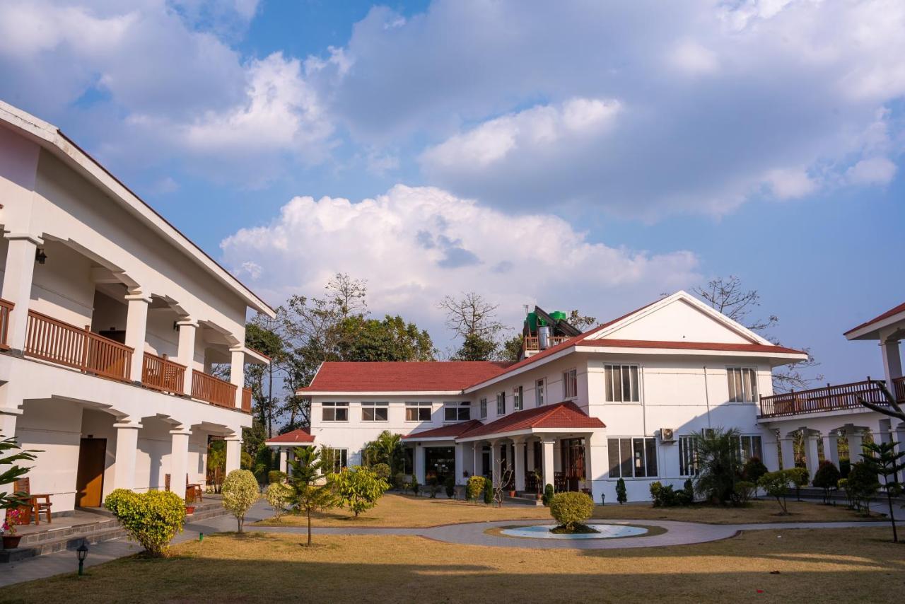 Hotel Earth Light Sauraha Chitwan Εξωτερικό φωτογραφία