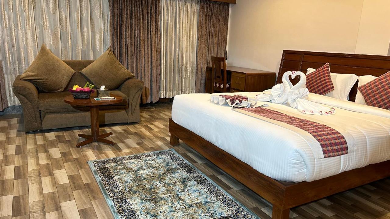 Hotel Earth Light Sauraha Chitwan Εξωτερικό φωτογραφία