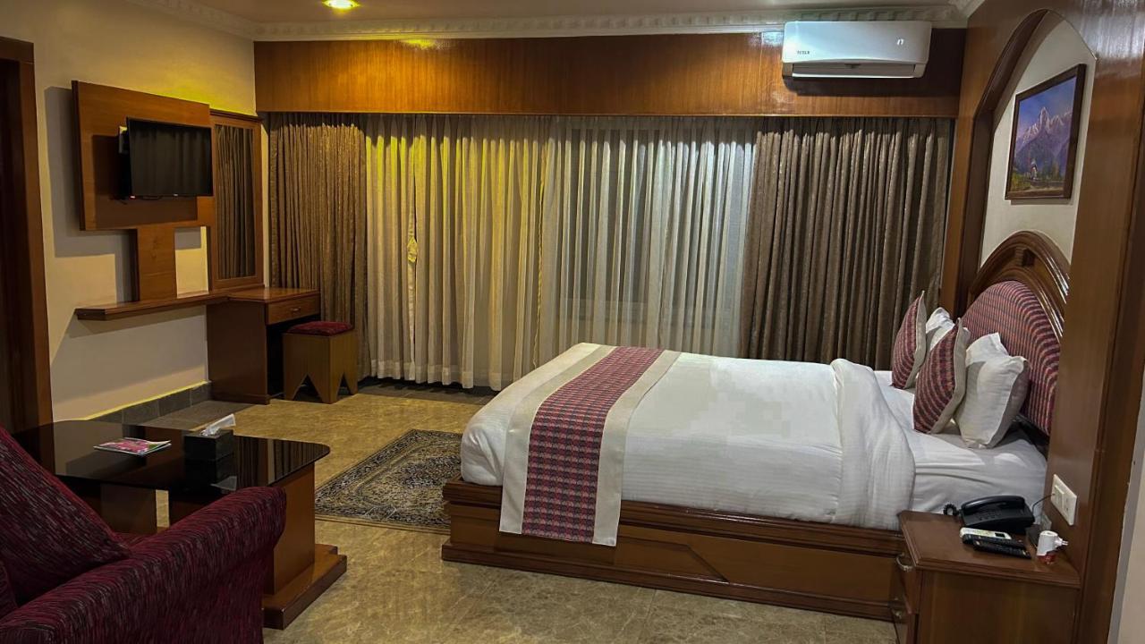Hotel Earth Light Sauraha Chitwan Εξωτερικό φωτογραφία