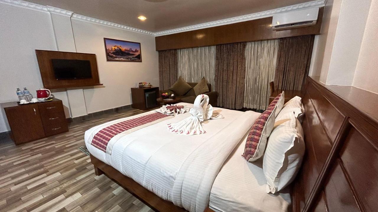 Hotel Earth Light Sauraha Chitwan Εξωτερικό φωτογραφία