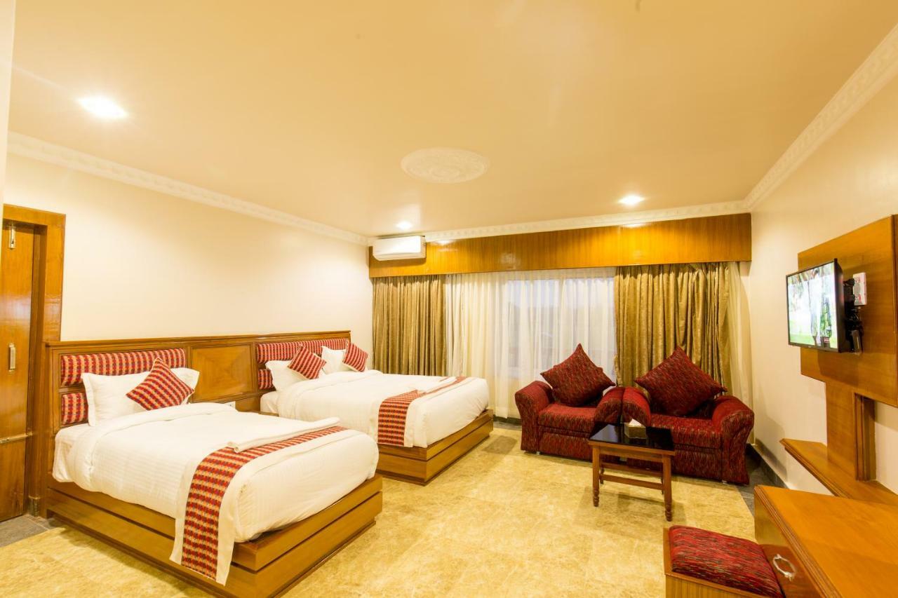 Hotel Earth Light Sauraha Chitwan Εξωτερικό φωτογραφία