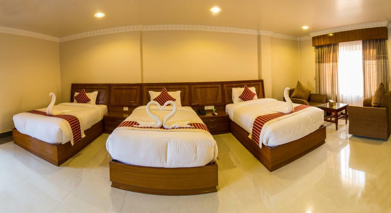 Hotel Earth Light Sauraha Chitwan Εξωτερικό φωτογραφία