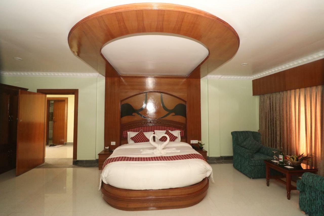 Hotel Earth Light Sauraha Chitwan Εξωτερικό φωτογραφία